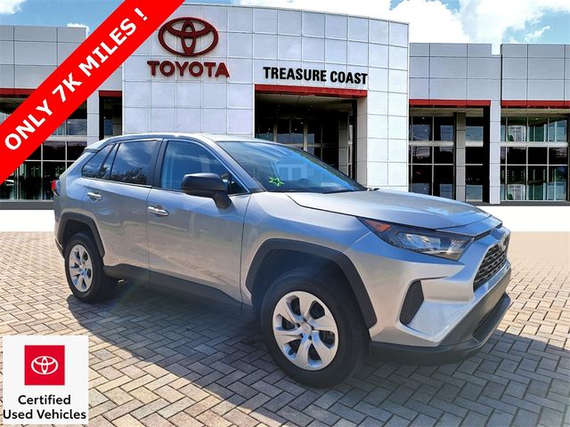 2022 Toyota RAV4 LE