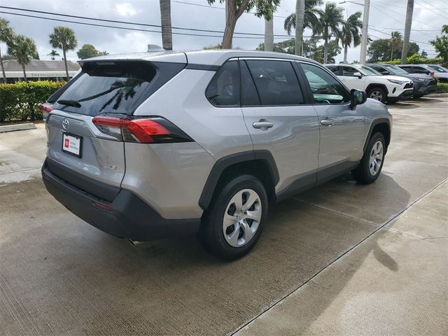 2022 Toyota RAV4 LE