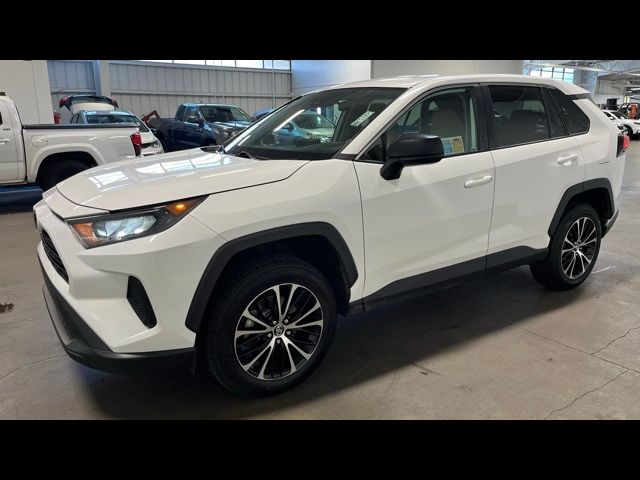 2022 Toyota RAV4 LE