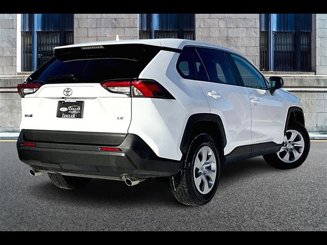 2022 Toyota RAV4 LE