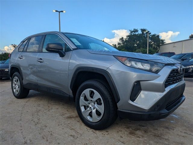 2022 Toyota RAV4 LE