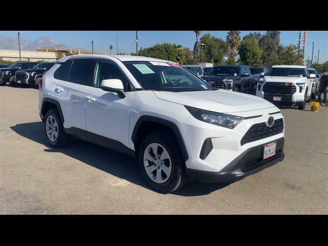 2022 Toyota RAV4 LE