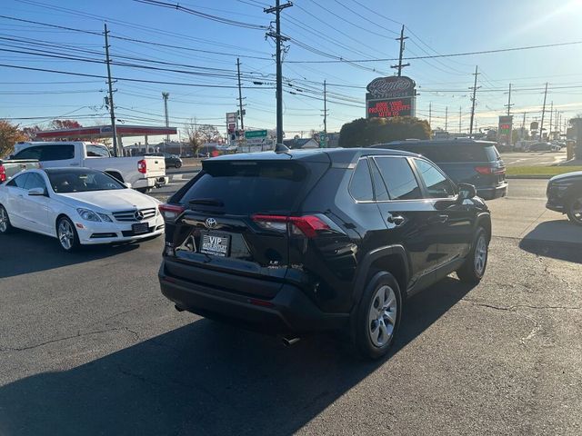 2022 Toyota RAV4 LE