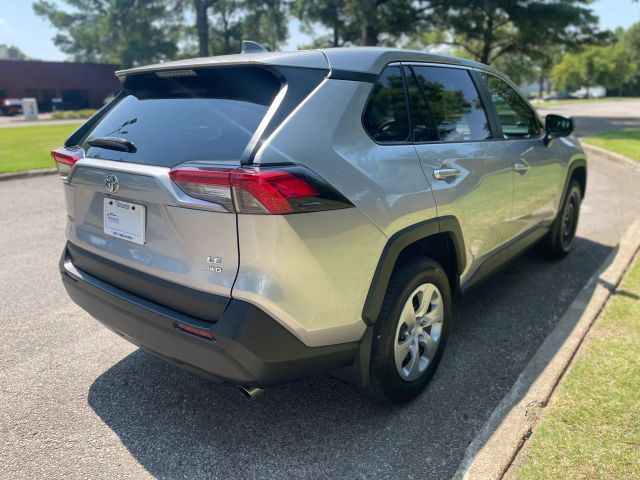 2022 Toyota RAV4 LE