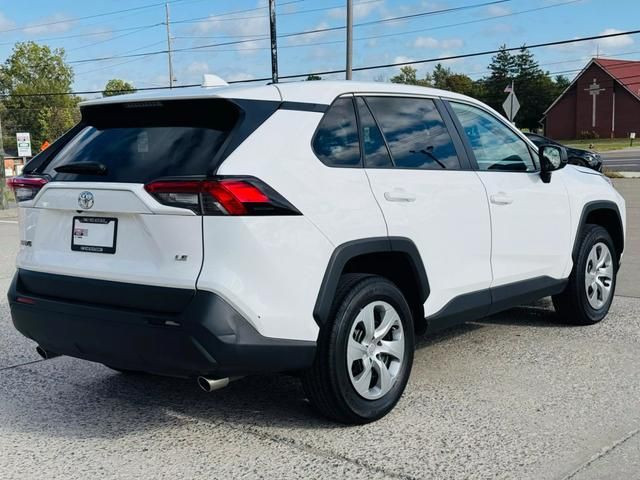 2022 Toyota RAV4 LE