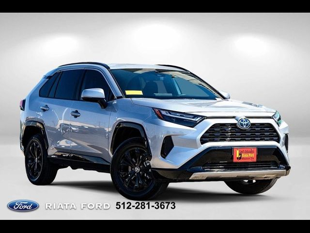 2022 Toyota RAV4 Hybrid SE