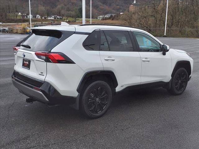 2022 Toyota RAV4 Hybrid SE