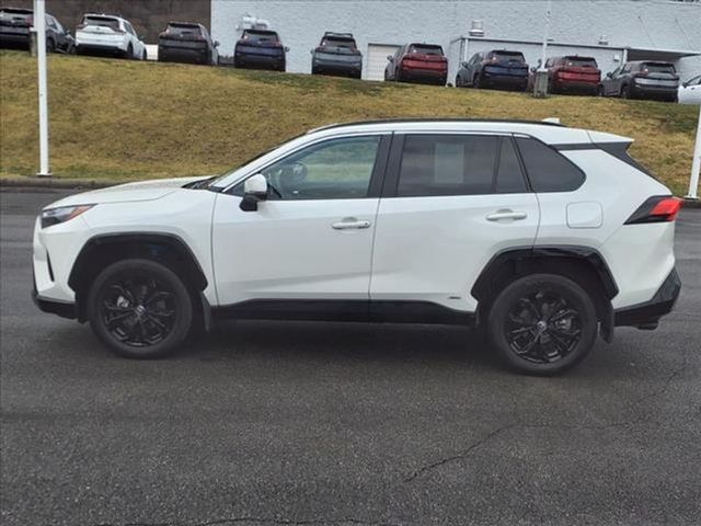 2022 Toyota RAV4 Hybrid SE