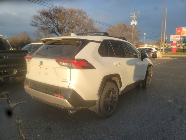 2022 Toyota RAV4 Hybrid SE