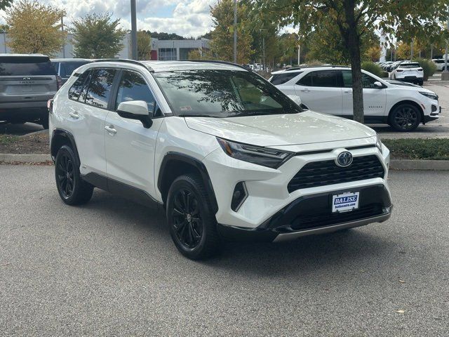 2022 Toyota RAV4 Hybrid SE