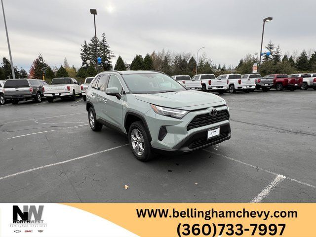 2022 Toyota RAV4 XLE