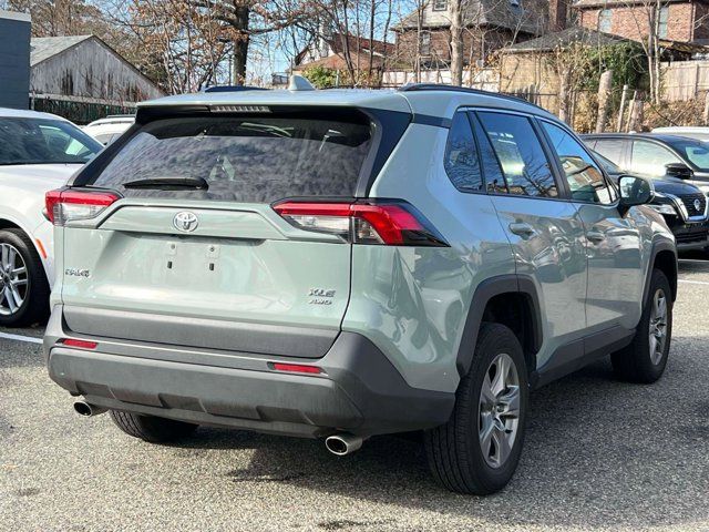 2022 Toyota RAV4 XLE