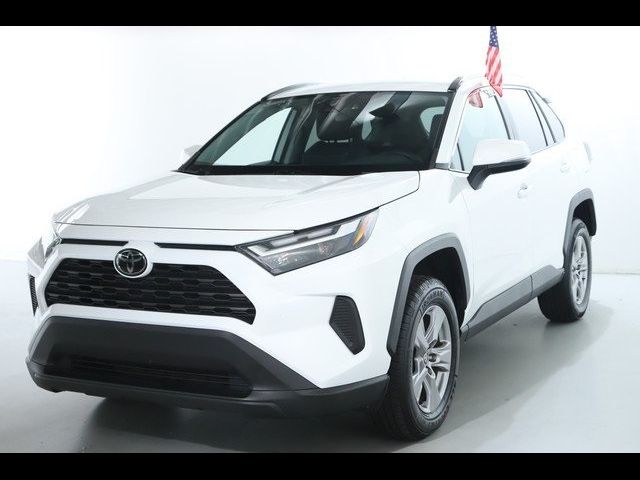 2022 Toyota RAV4 XLE