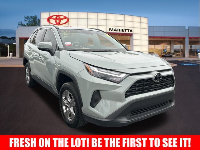 2022 Toyota RAV4 XLE