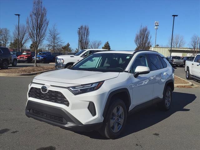 2022 Toyota RAV4 XLE