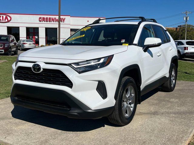 2022 Toyota RAV4 XLE