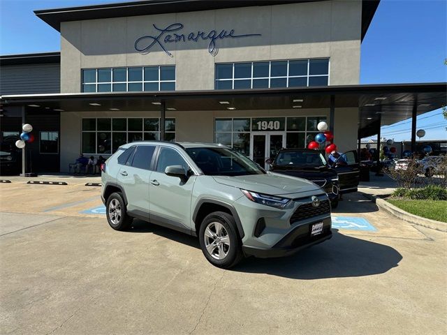 2022 Toyota RAV4 XLE