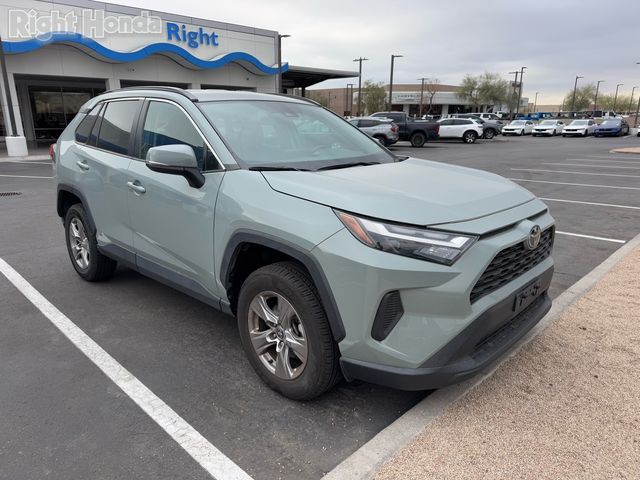 2022 Toyota RAV4 XLE