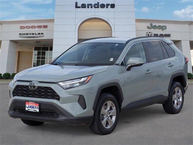 2022 Toyota RAV4 XLE