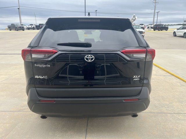 2022 Toyota RAV4 XLE