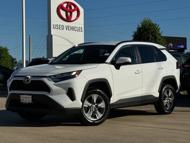 2022 Toyota RAV4 XLE