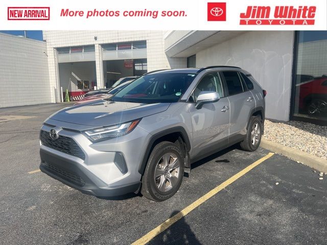 2022 Toyota RAV4 XLE