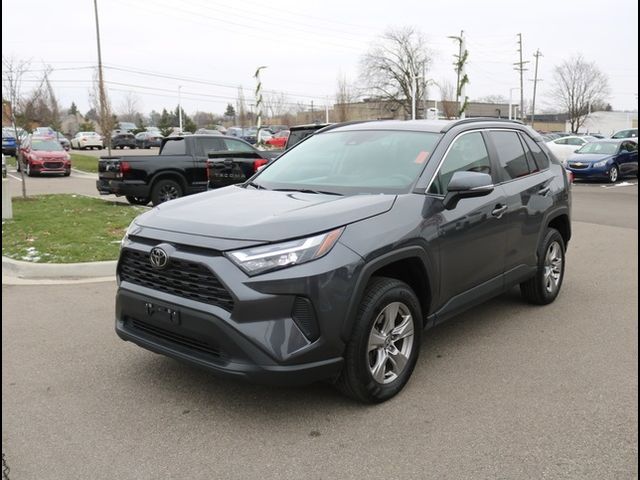 2022 Toyota RAV4 XLE