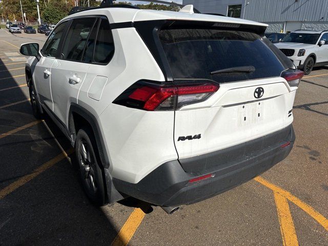 2022 Toyota RAV4 XLE