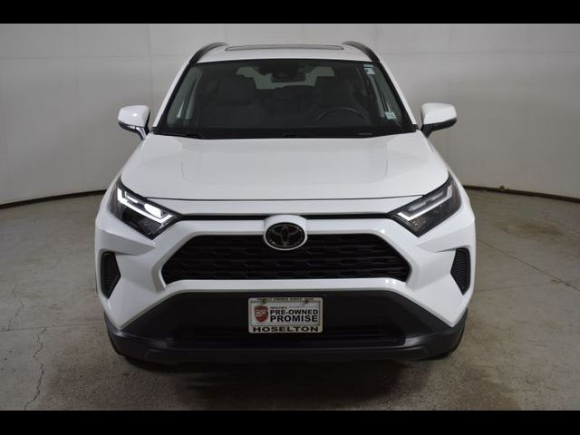 2022 Toyota RAV4 XLE