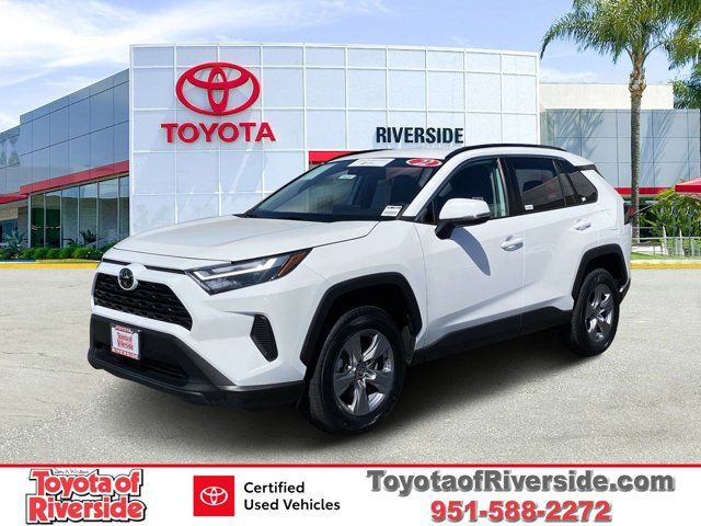 2022 Toyota RAV4 XLE