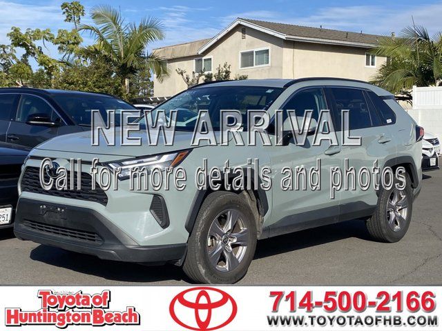 2022 Toyota RAV4 XLE