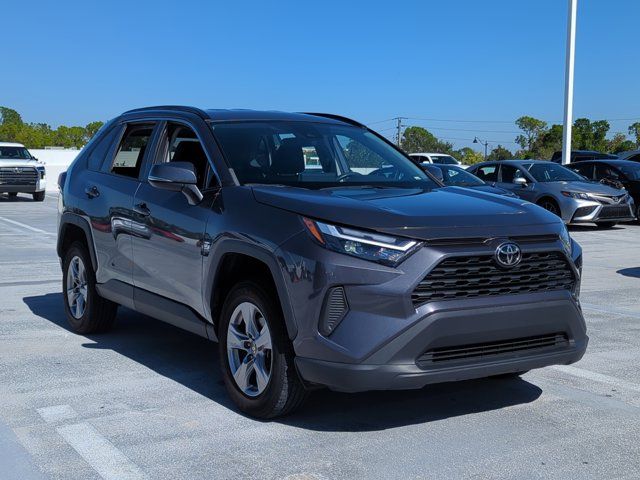 2022 Toyota RAV4 XLE