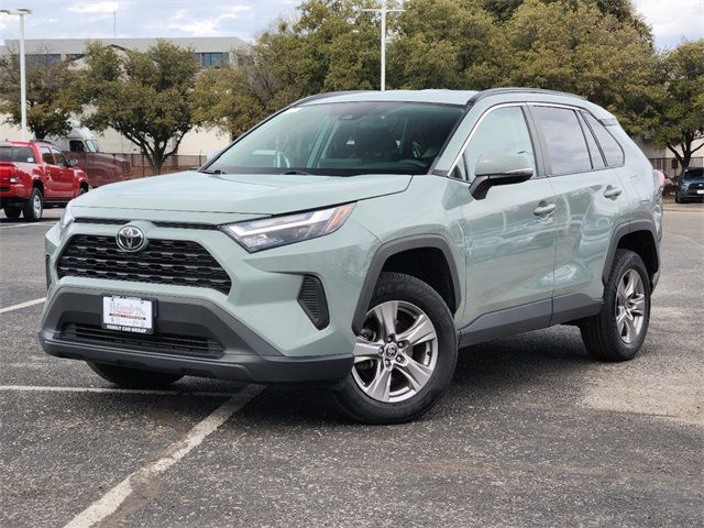 2022 Toyota RAV4 XLE