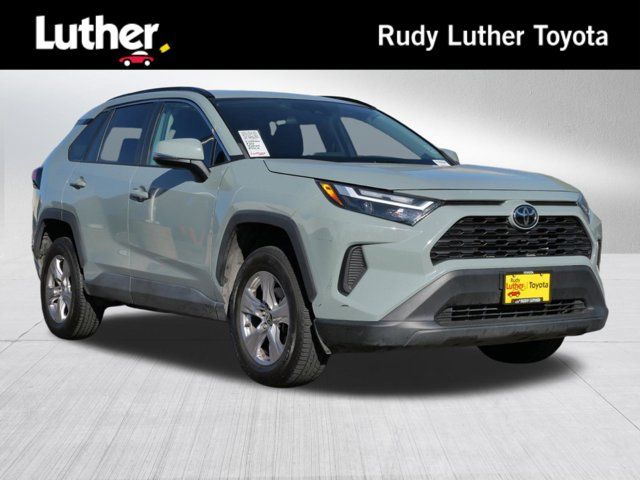 2022 Toyota RAV4 XLE