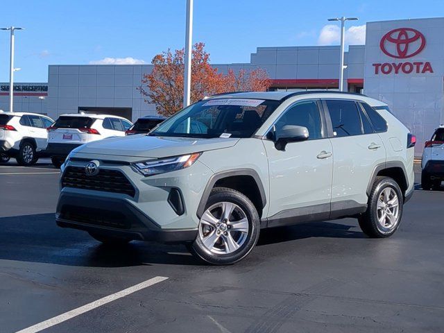 2022 Toyota RAV4 XLE