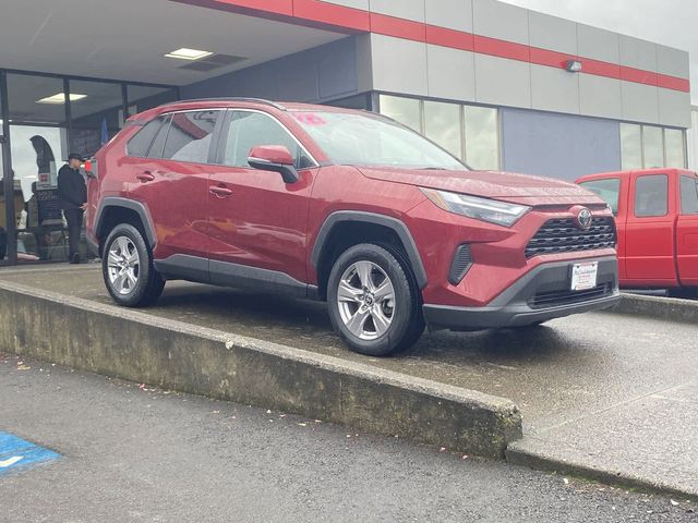 2022 Toyota RAV4 XLE