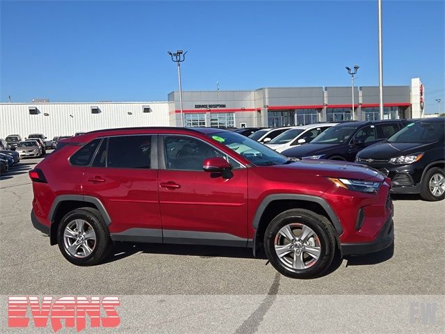 2022 Toyota RAV4 XLE