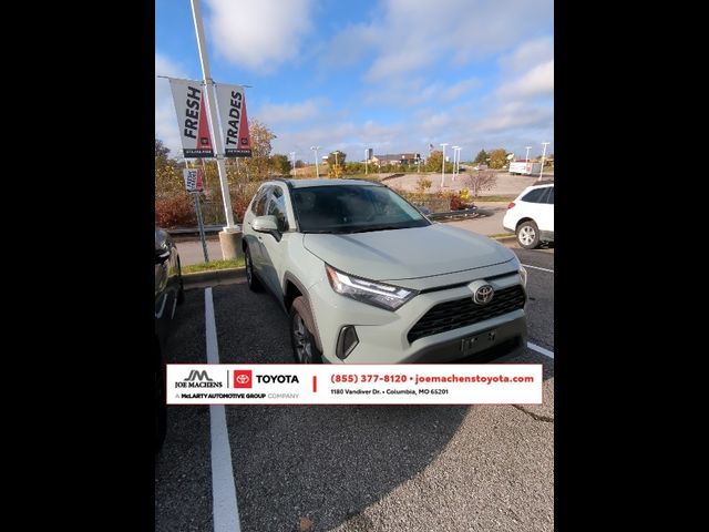 2022 Toyota RAV4 XLE