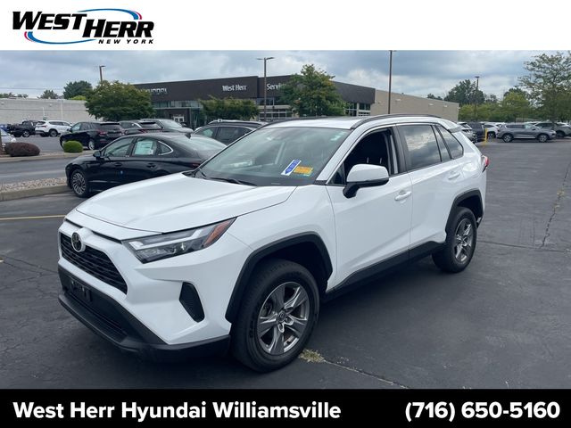 2022 Toyota RAV4 XLE