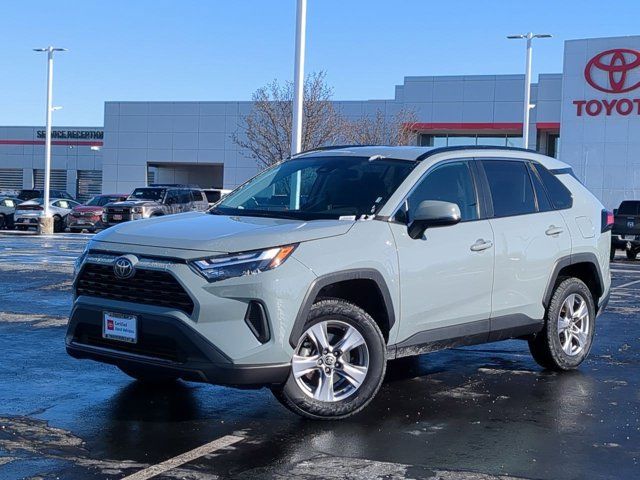 2022 Toyota RAV4 XLE