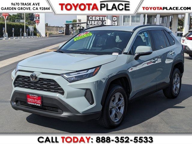 2022 Toyota RAV4 XLE