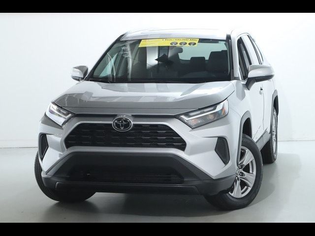 2022 Toyota RAV4 XLE