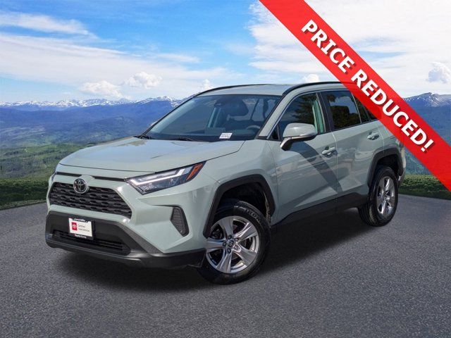 2022 Toyota RAV4 XLE