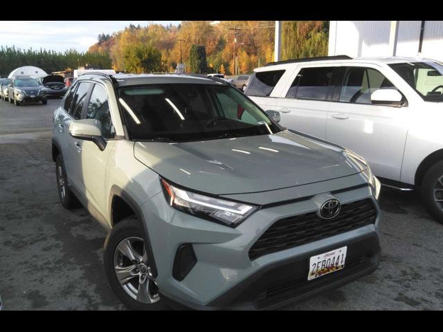 2022 Toyota RAV4 XLE