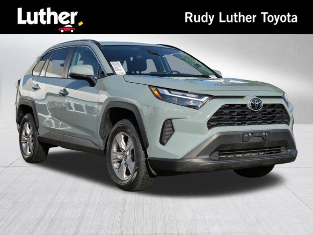 2022 Toyota RAV4 XLE