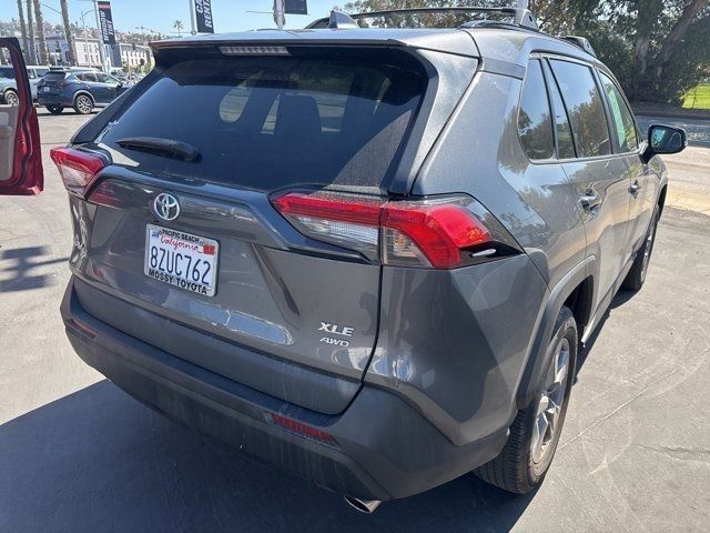 2022 Toyota RAV4 XLE