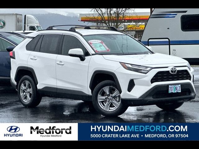 2022 Toyota RAV4 XLE