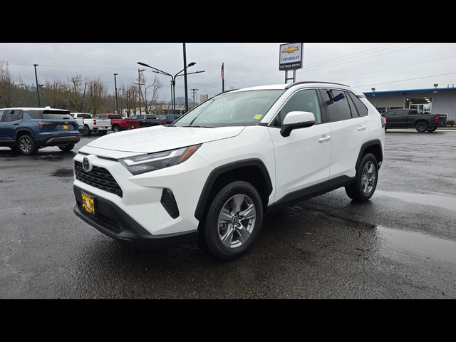 2022 Toyota RAV4 XLE