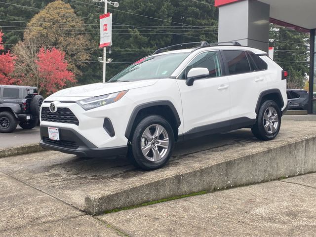 2022 Toyota RAV4 XLE