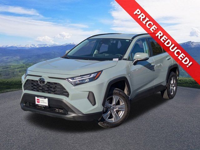 2022 Toyota RAV4 XLE